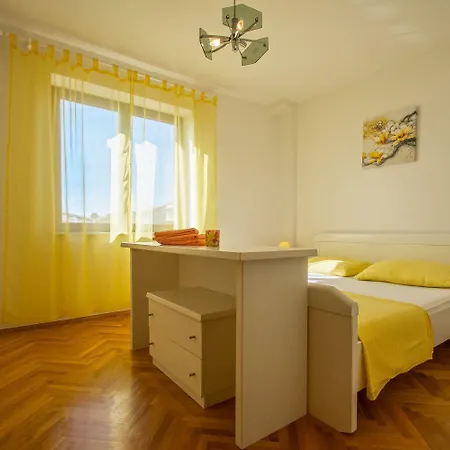 Cozy Nur 400 Meter Zum Mit Beeindruckendem Meerblick Lägenhet Novi Vinodolski