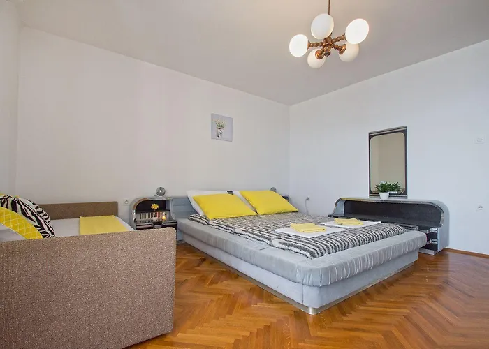 Cozy Nur 400 Meter Zum Mit Beeindruckendem Meerblick Novi Vinodolski